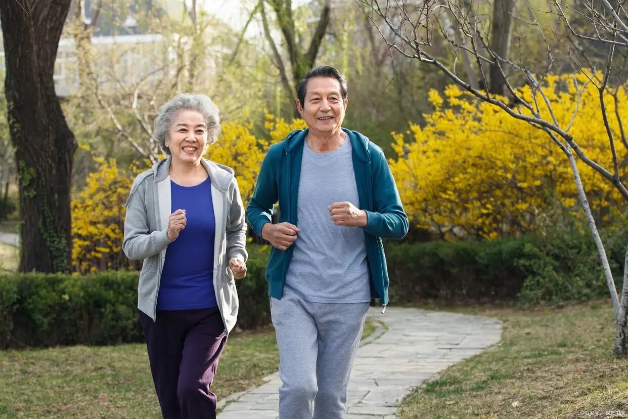 《骨密度检测：解码中老年女性骨骼健康的生命密钥》