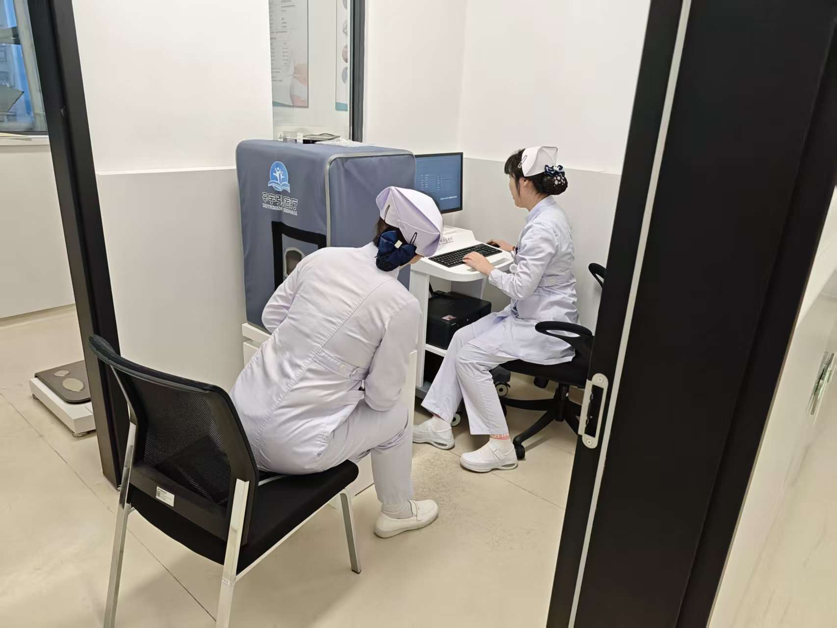 南京东部战区总医院引进辛宇弘医疗双能X射线骨密度仪XYH-1000C